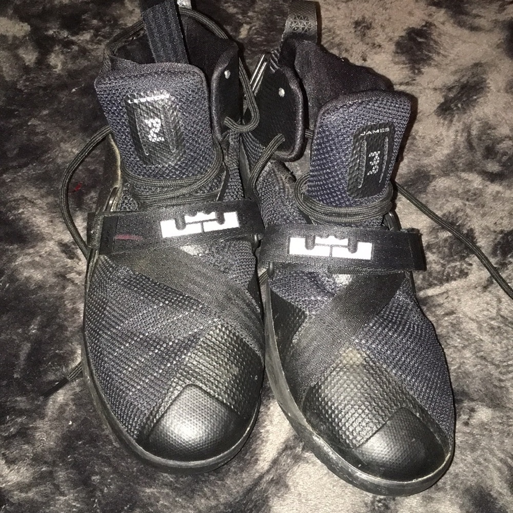 Nike LeBron Black Sneakers